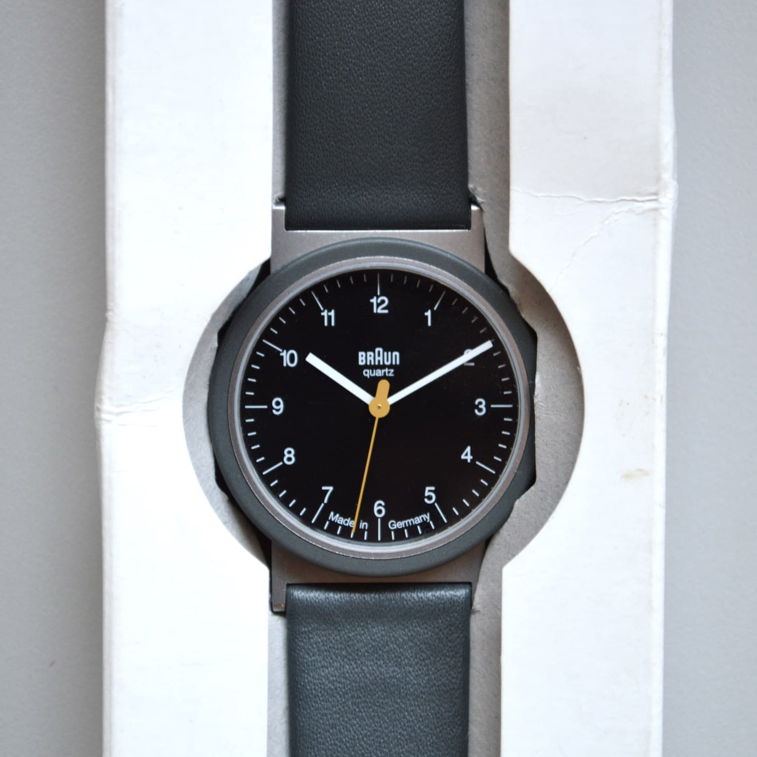 AW 11 (black) source image 1