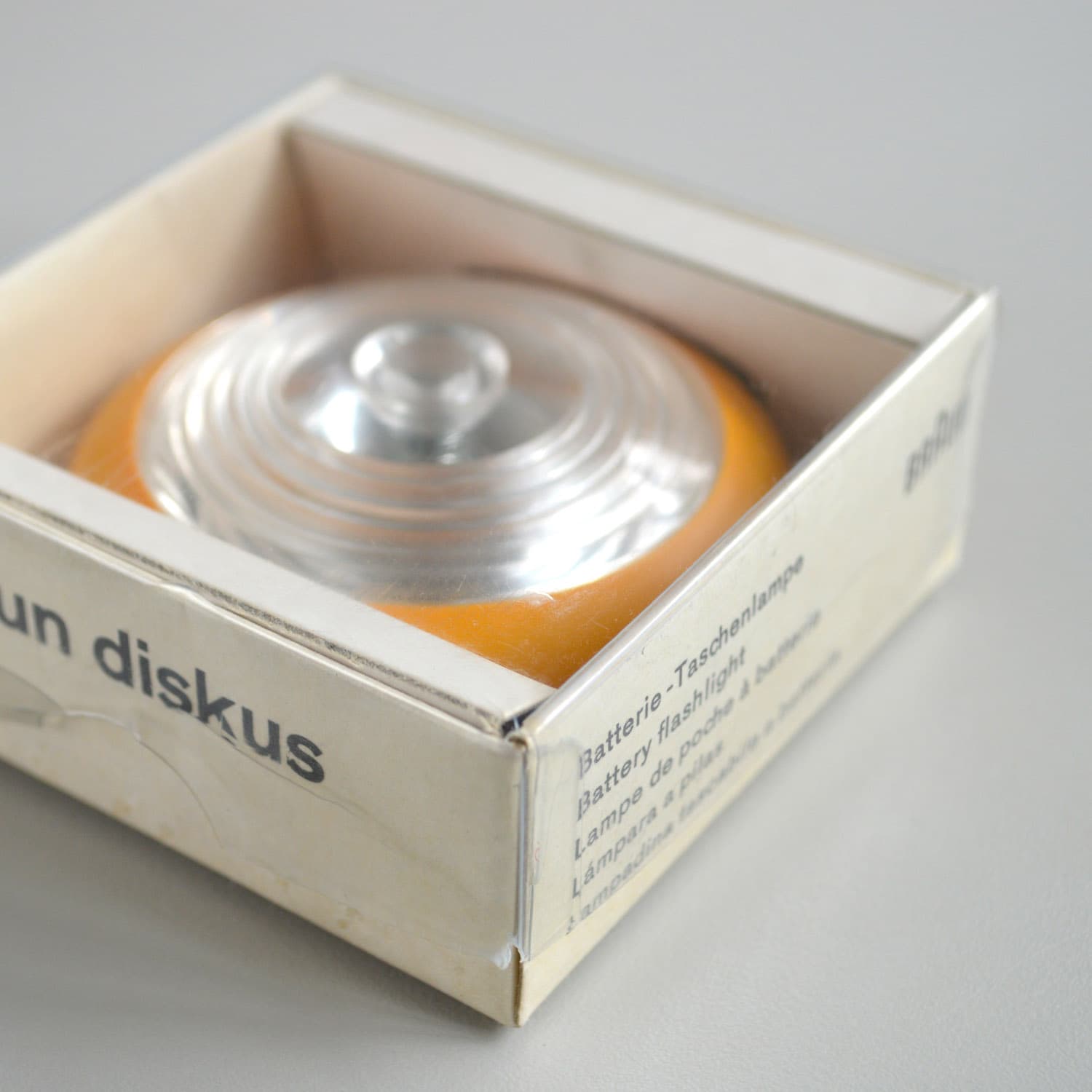 diskus (orange/ black) source image 3