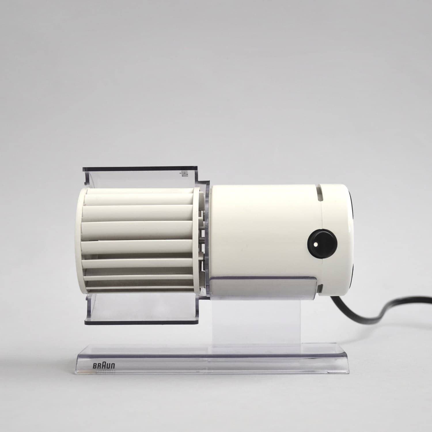 HL 70 (white) source image 1