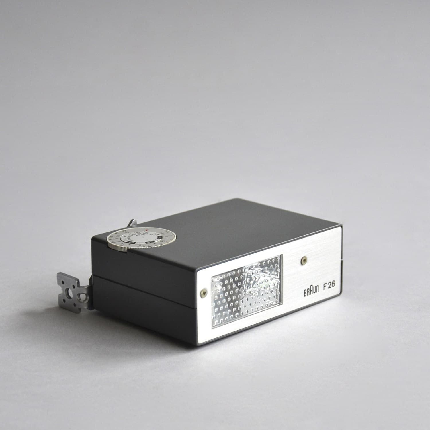 F 26 flash unit source image 2