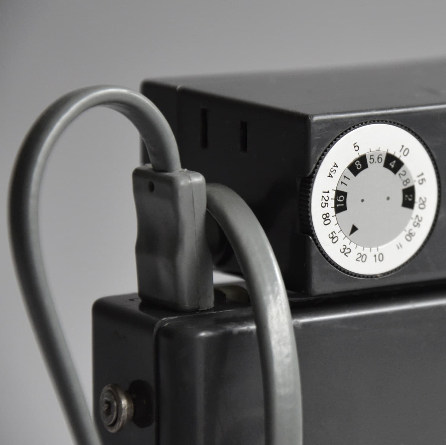 F 30 B flash unit source image 2