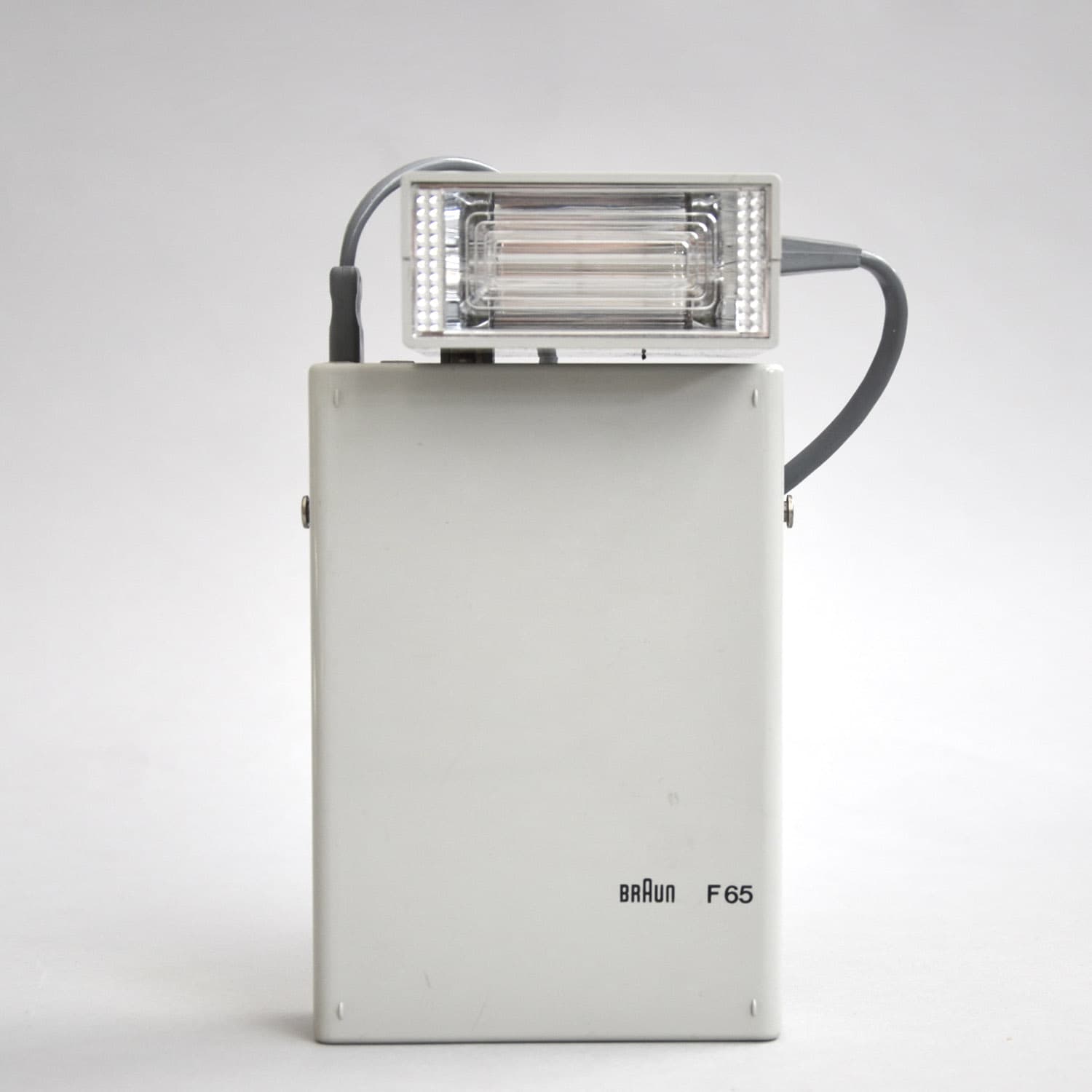 F 65 flash unit source image 1