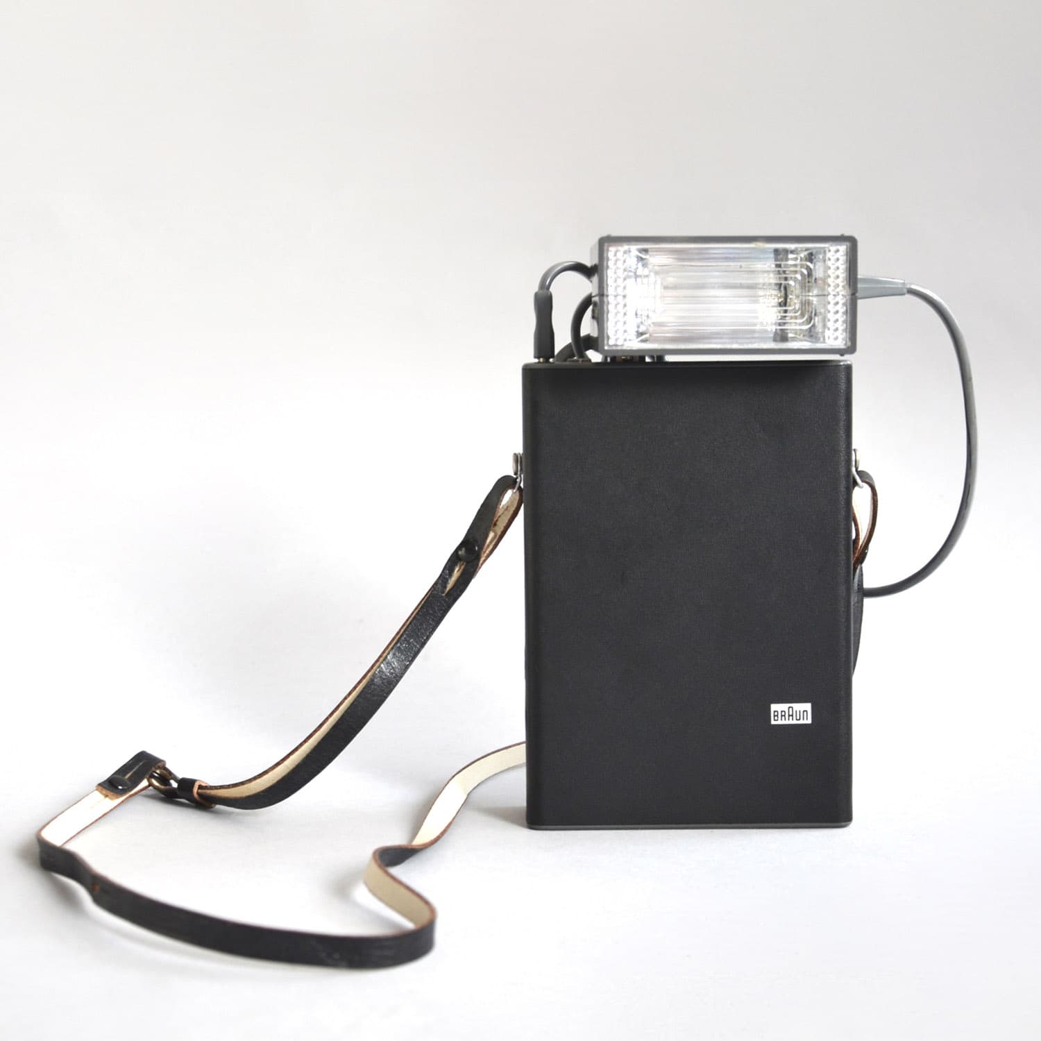 F 65 flash unit (black) source image 1
