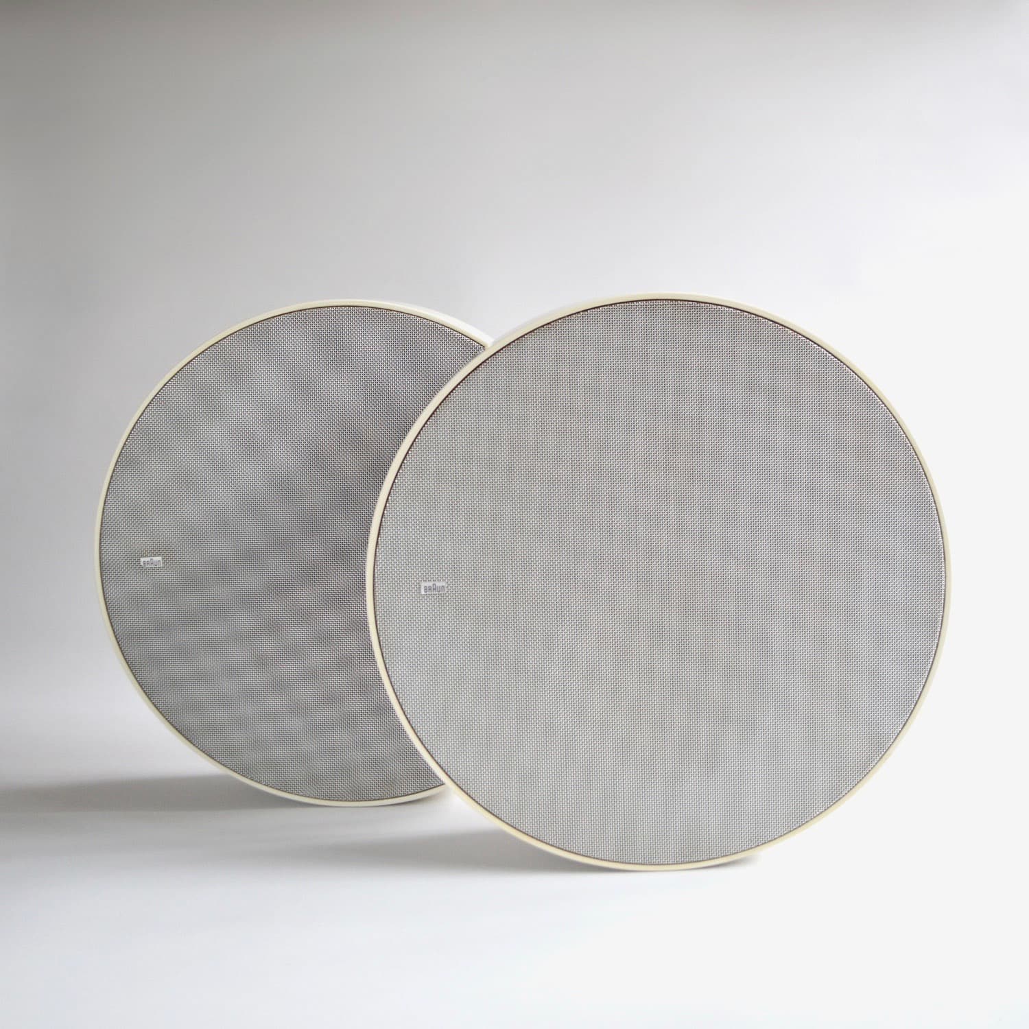L 460 wall-mounted speakers source image 1