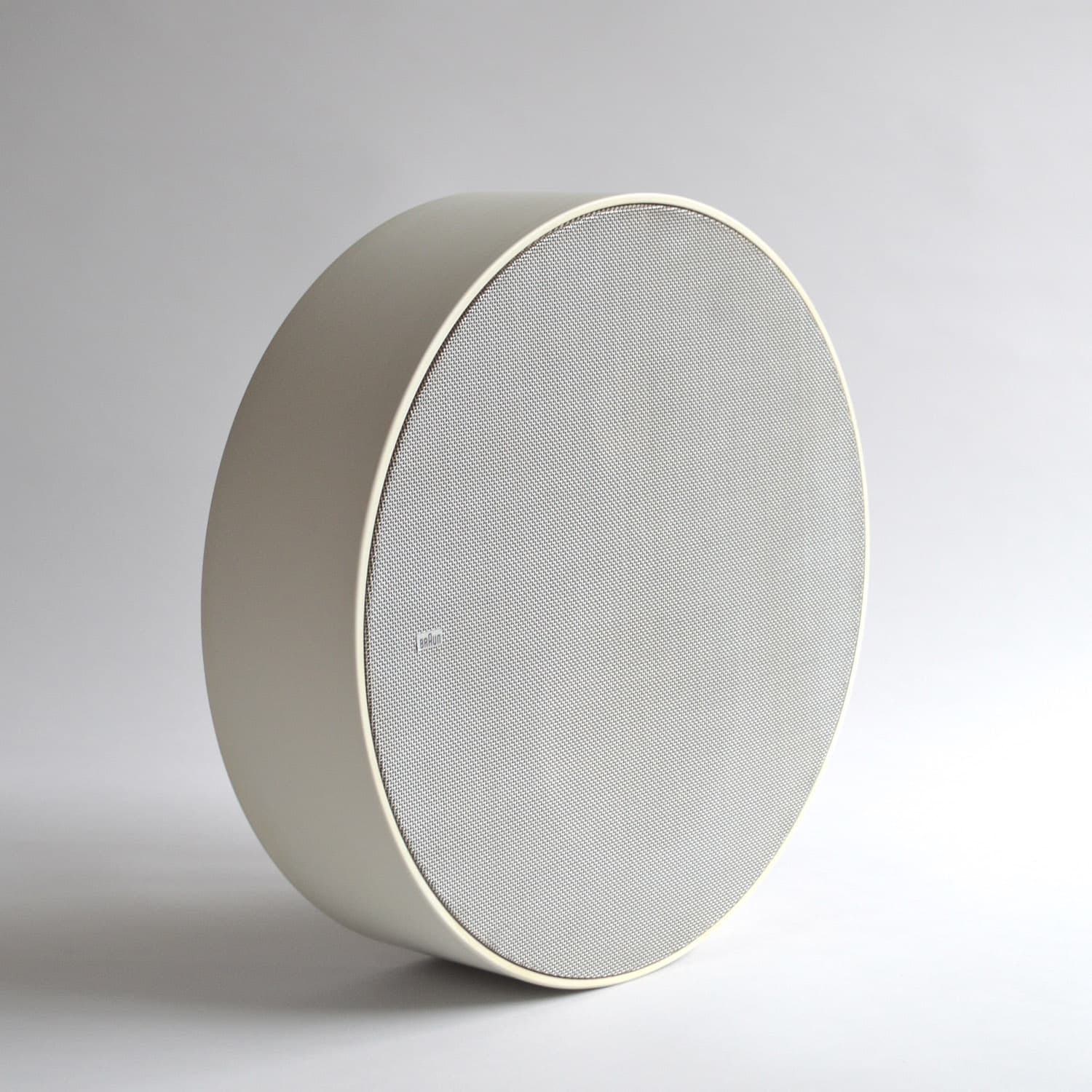 L 460 wall-mounted speakers source image 2