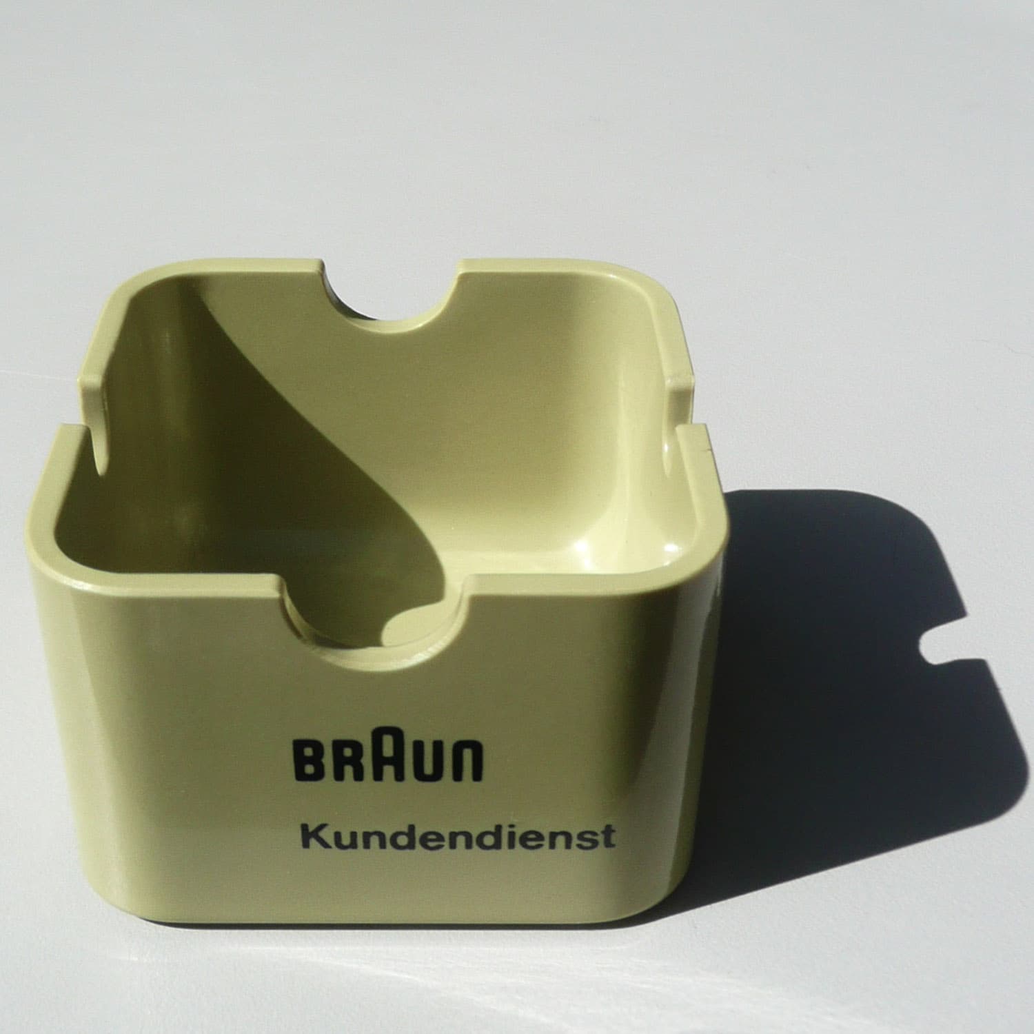 Braun / Consul ashtray source image 1