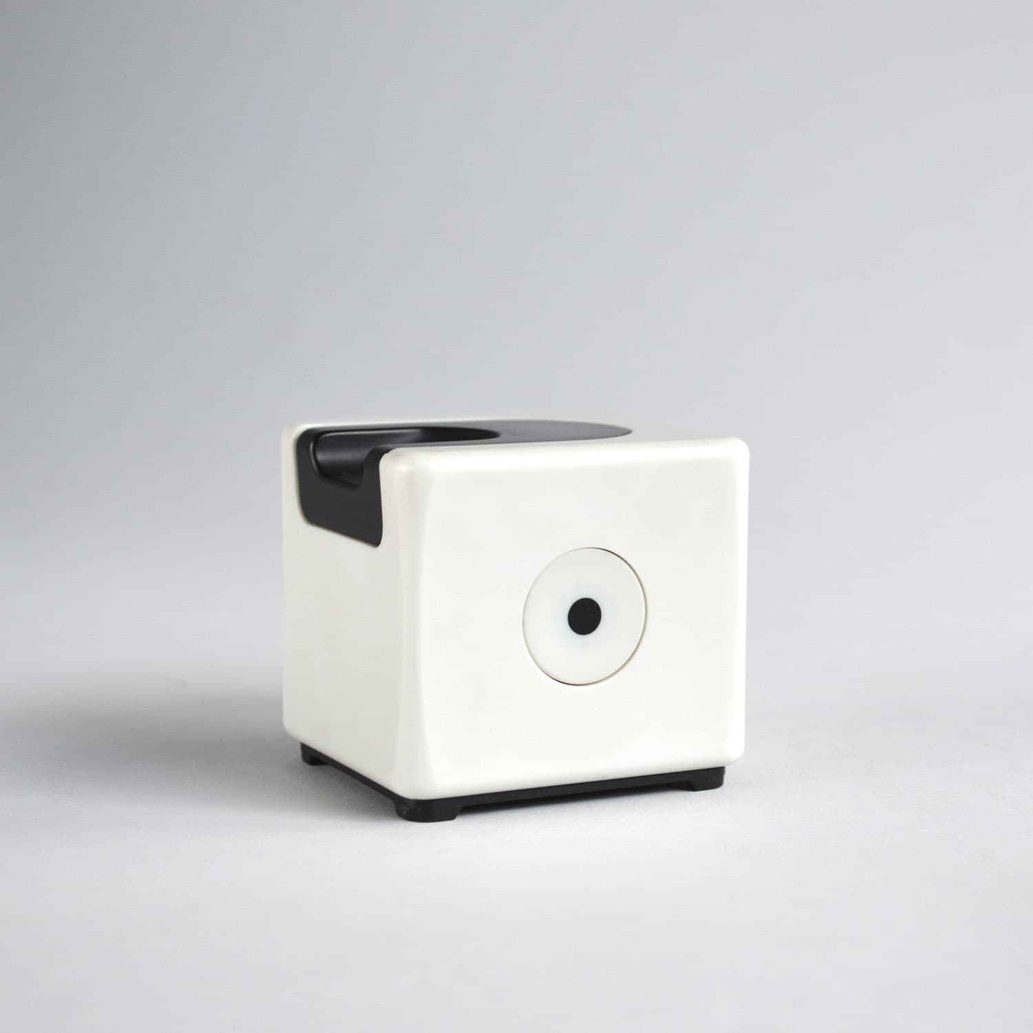 T 3 domino white (battery ignition) source image 2